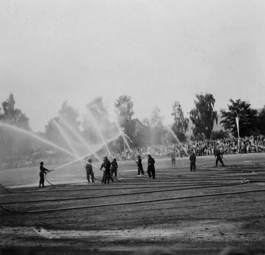 Eines der ersten Treffen der Feuerwehren nach dem Krieg 1950 Eines der ersten Treffen der Feuerwehren nach dem Krieg 1950